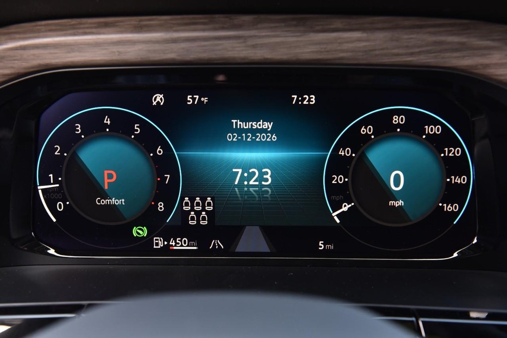 Volkswagen Atlas Vehicle Full-screen Gallery Image 12