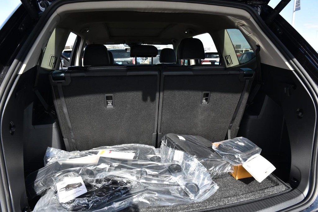 Volkswagen Atlas Vehicle Full-screen Gallery Image 26