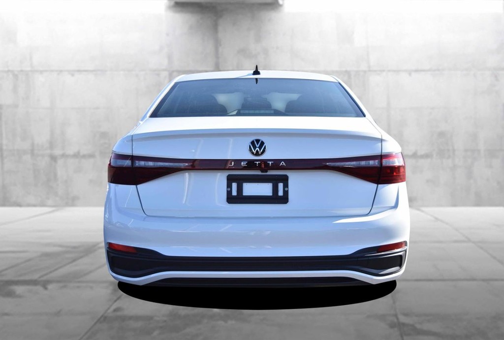 Volkswagen Jetta Vehicle Full-screen Gallery Image 6