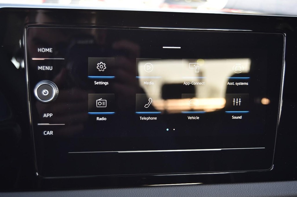 Volkswagen Jetta Vehicle Full-screen Gallery Image 14