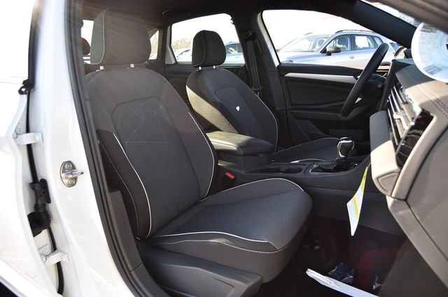 Volkswagen Jetta Vehicle Image 20