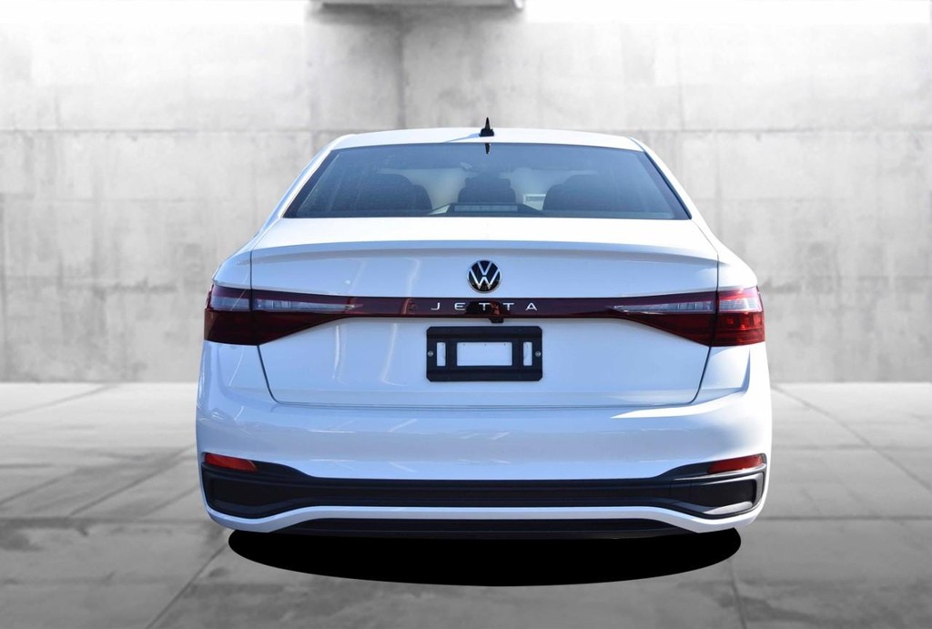 Volkswagen Jetta Vehicle Full-screen Gallery Image 6