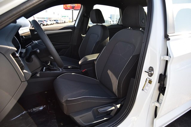 Volkswagen Jetta Vehicle Image 19