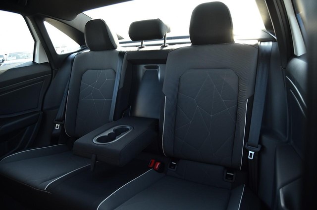 Volkswagen Jetta Vehicle Image 21