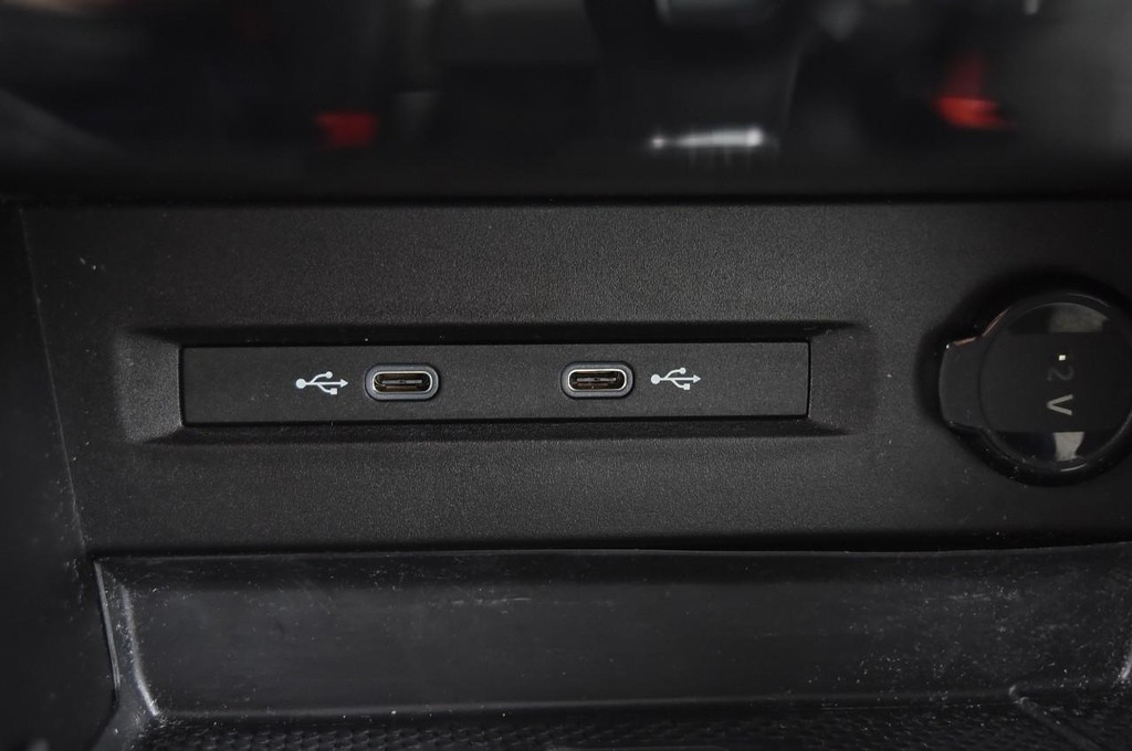 Volkswagen Taos Vehicle Full-screen Gallery Image 15