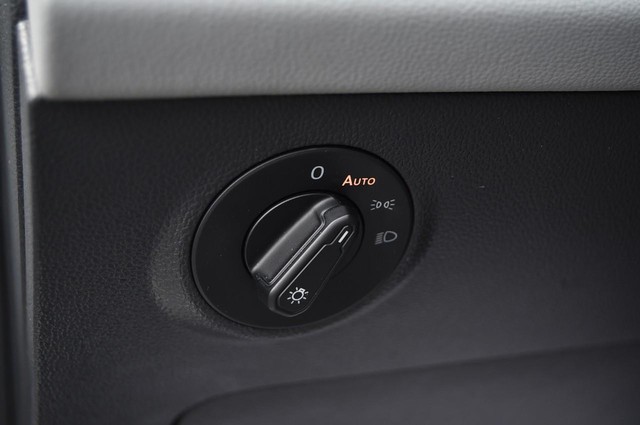 Volkswagen Taos Vehicle Image 10