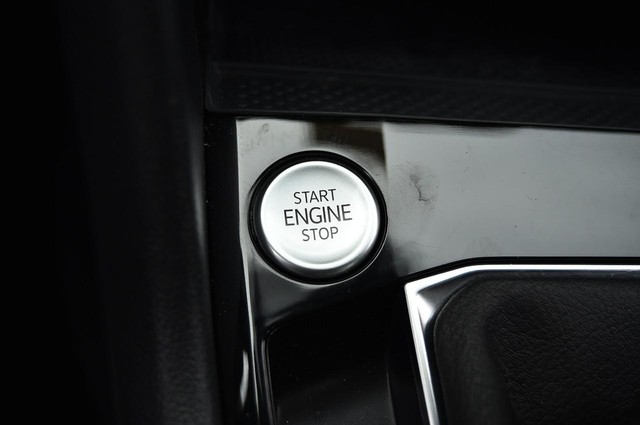 Volkswagen Taos Vehicle Image 16