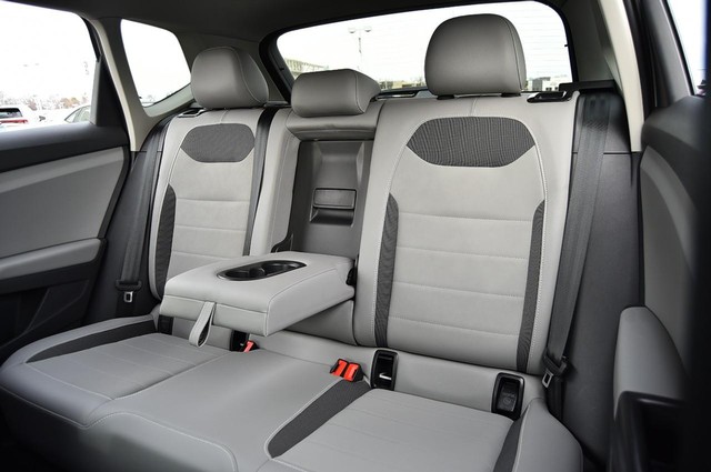 Volkswagen Taos Vehicle Image 20