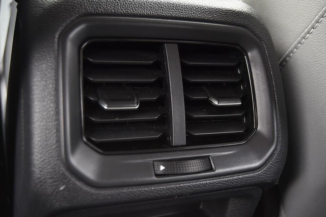 Volkswagen Taos Vehicle Image 21