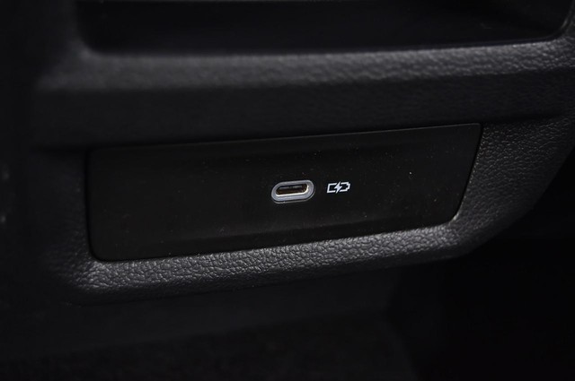 Volkswagen Taos Vehicle Image 22