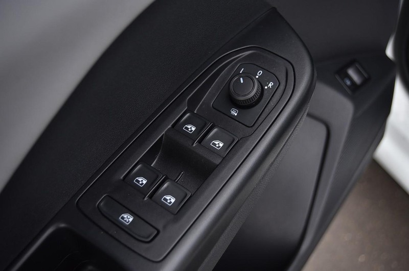 Volkswagen Taos Vehicle Image 08