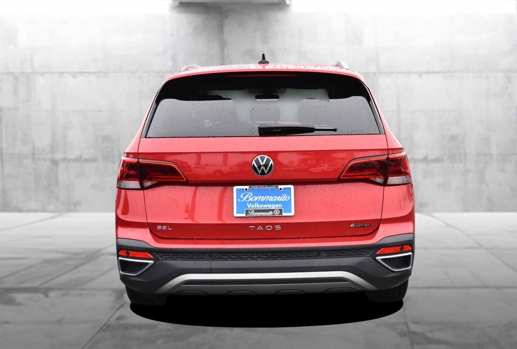 Volkswagen Taos Vehicle Full-screen Gallery Image 6