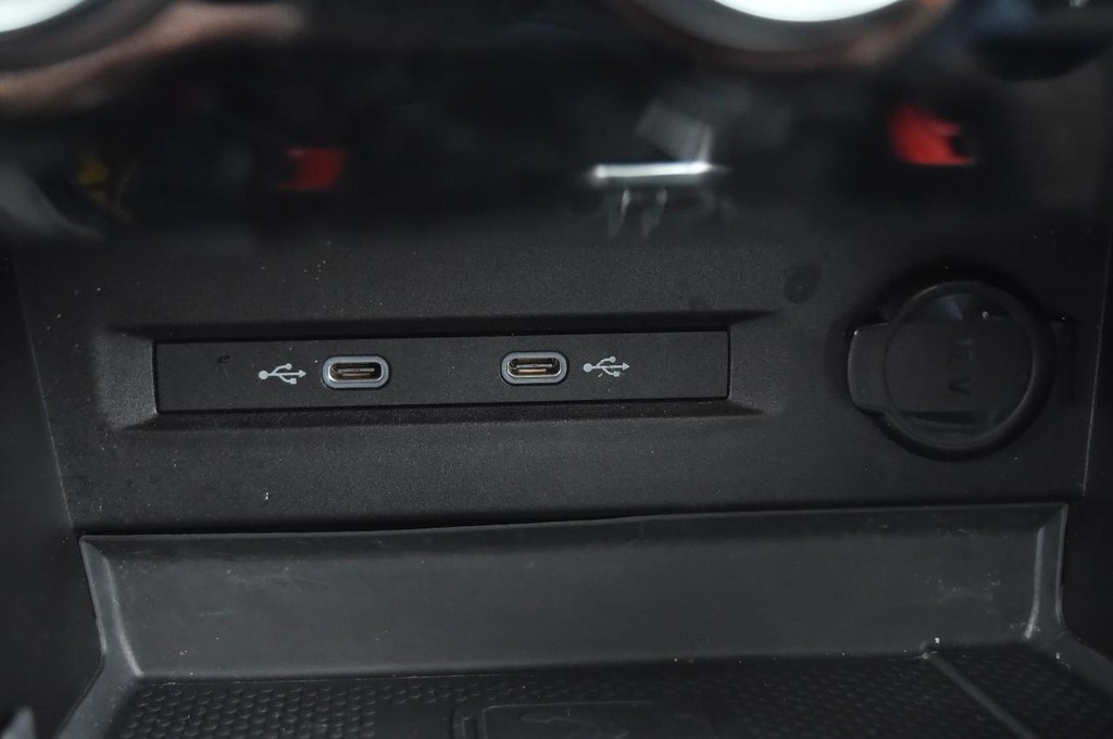 Volkswagen Taos Vehicle Full-screen Gallery Image 16