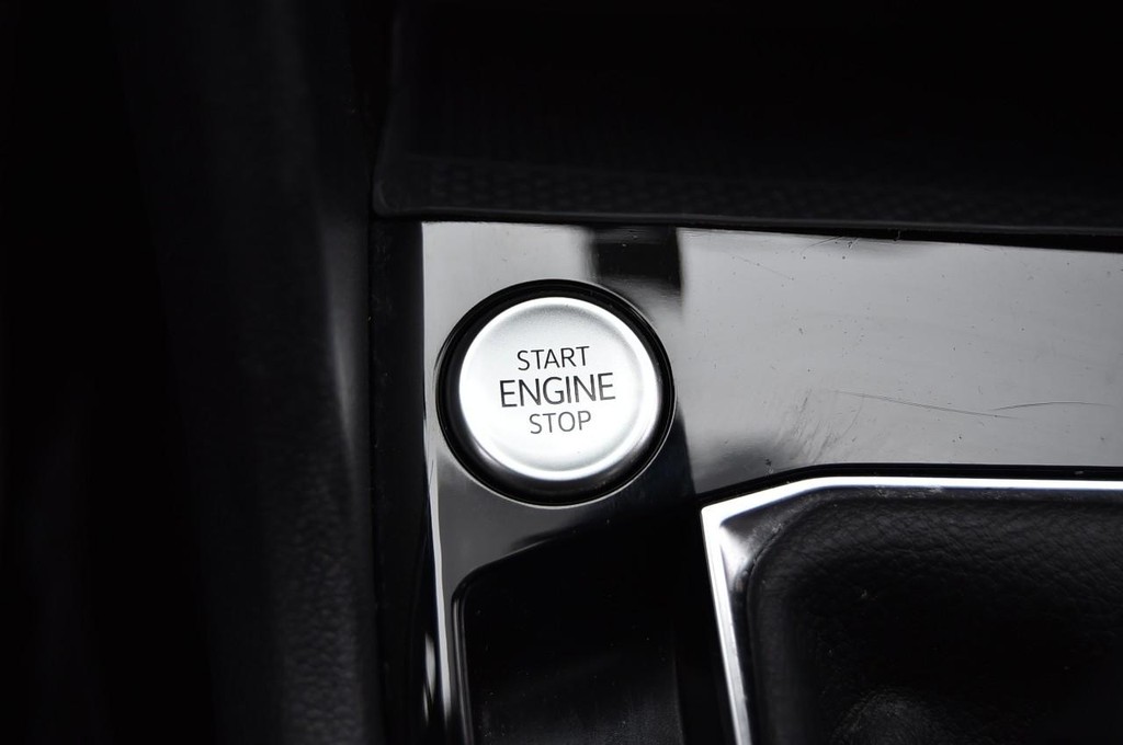 Volkswagen Taos Vehicle Full-screen Gallery Image 17