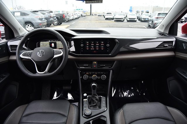 Volkswagen Taos Vehicle Image 07