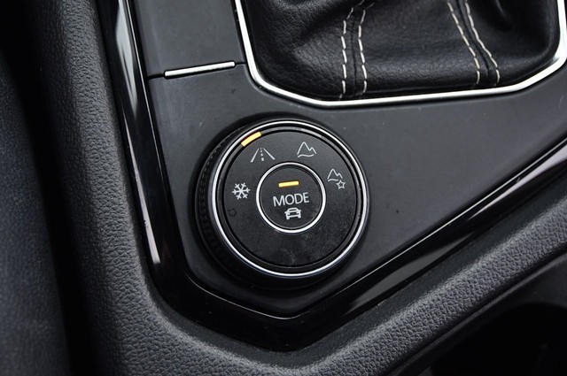 Volkswagen Taos Vehicle Image 18