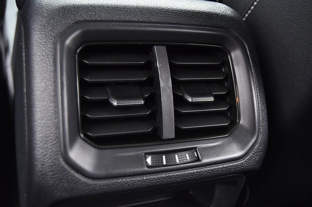 Volkswagen Taos Vehicle Image 24