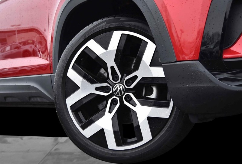 Volkswagen Taos Vehicle Image 03