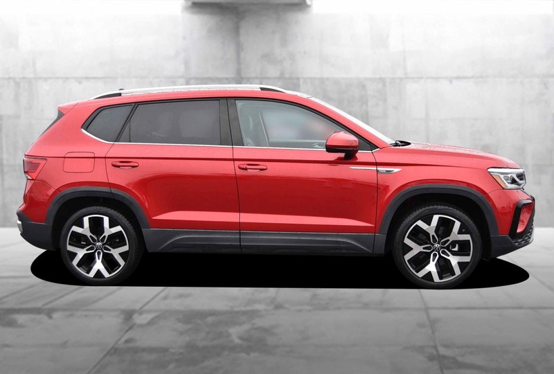 Volkswagen Taos Vehicle Image 05