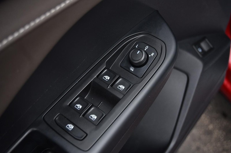 Volkswagen Taos Vehicle Image 08