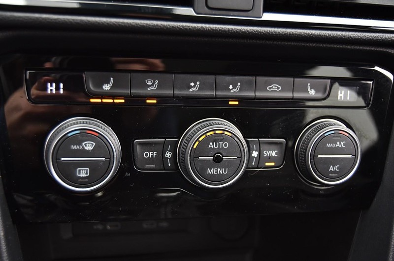 Volkswagen Taos Vehicle Image 15