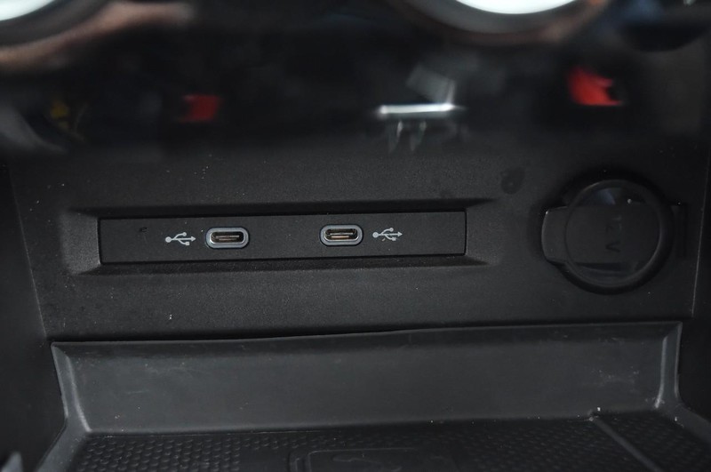 Volkswagen Taos Vehicle Image 16