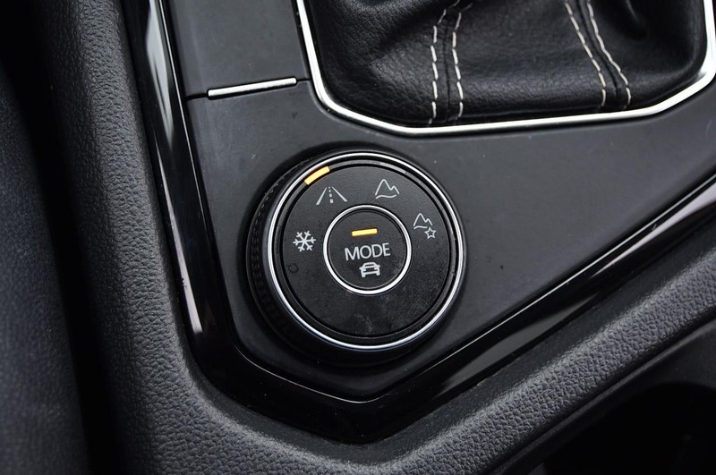 Volkswagen Taos Vehicle Image 18