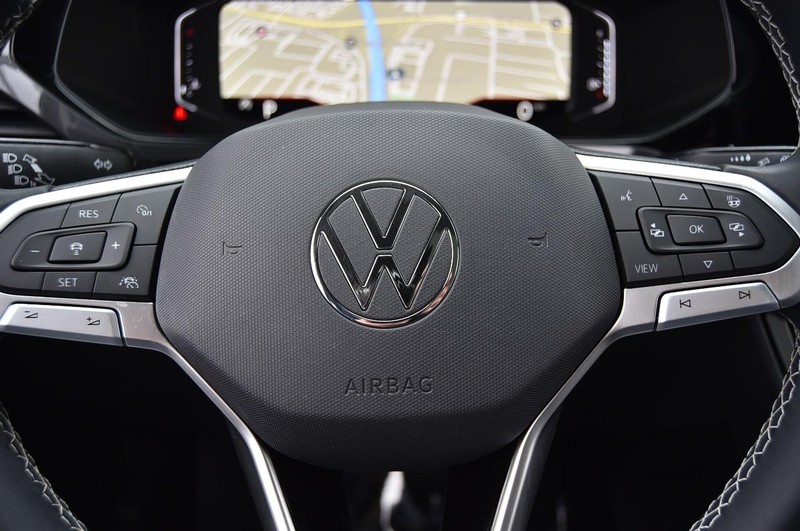 Volkswagen Taos Vehicle Image 19