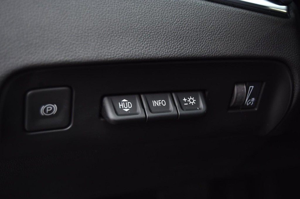 Buick Enclave Vehicle Full-screen Gallery Image 12