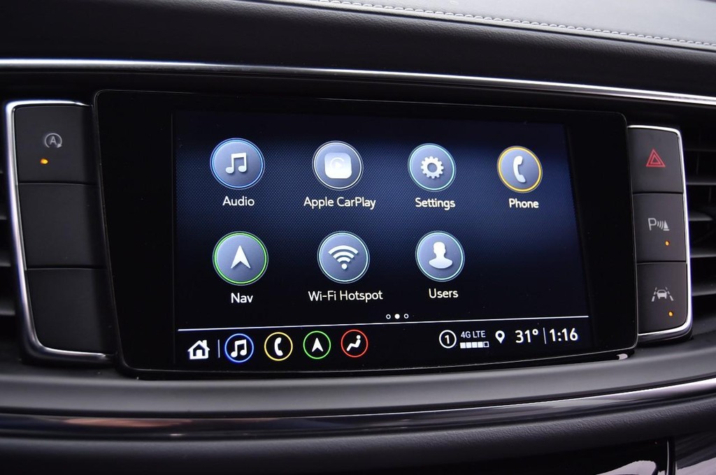 Buick Enclave Vehicle Full-screen Gallery Image 17