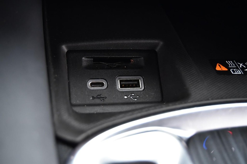 Buick Enclave Vehicle Full-screen Gallery Image 20