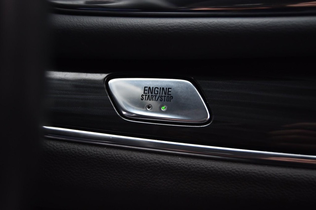 Buick Enclave Vehicle Full-screen Gallery Image 21