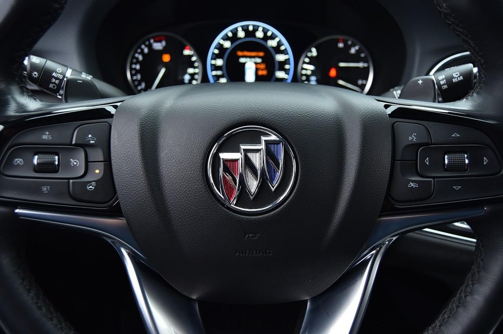 Buick Enclave Vehicle Full-screen Gallery Image 22