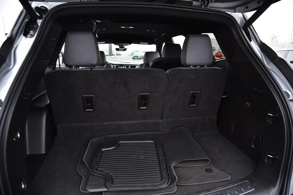 Buick Enclave Vehicle Full-screen Gallery Image 28