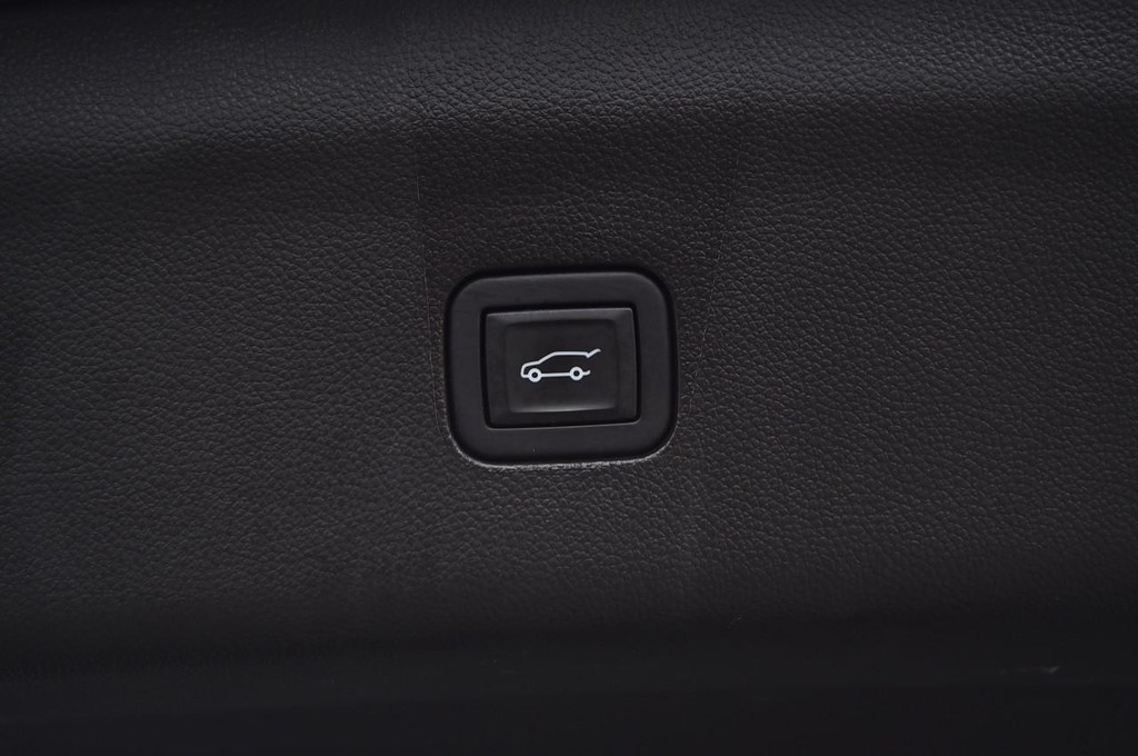 Buick Enclave Vehicle Full-screen Gallery Image 29