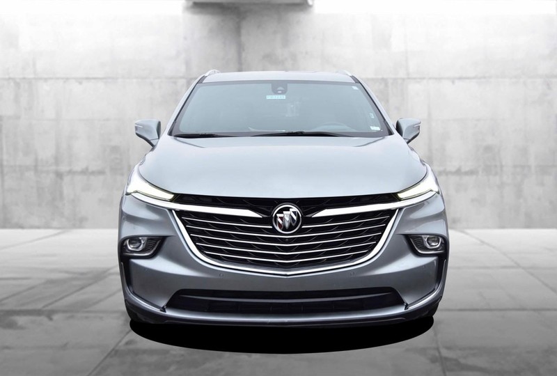 Buick Enclave Vehicle Full-screen Gallery Image 04