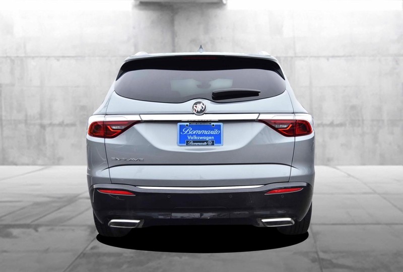 Buick Enclave Vehicle Full-screen Gallery Image 06