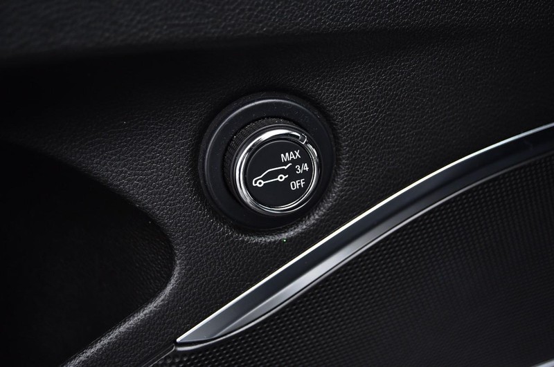 Buick Enclave Vehicle Full-screen Gallery Image 09