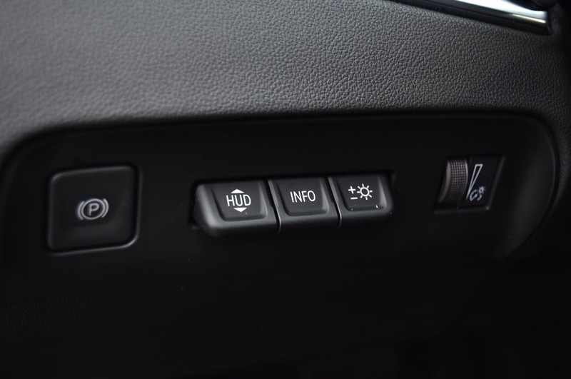 Buick Enclave Vehicle Full-screen Gallery Image 12