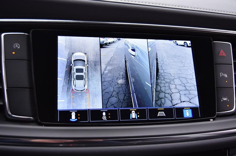Buick Enclave Vehicle Full-screen Gallery Image 16