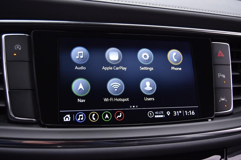 Buick Enclave Vehicle Full-screen Gallery Image 17