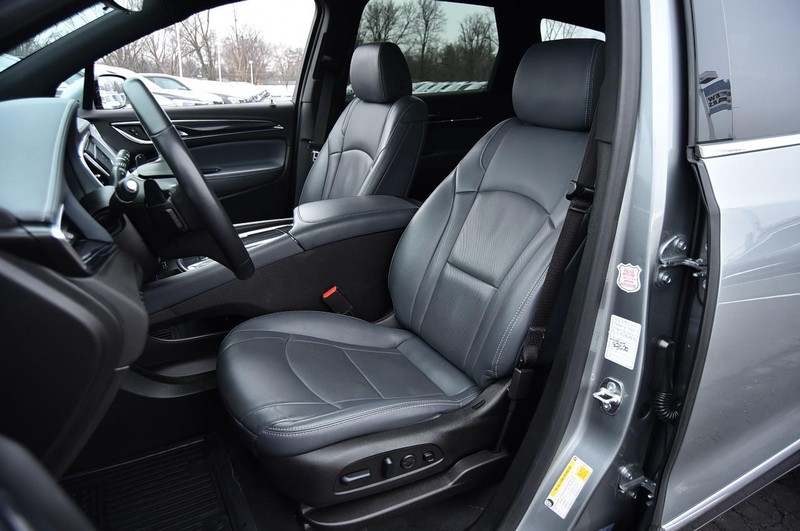 Buick Enclave Vehicle Full-screen Gallery Image 23