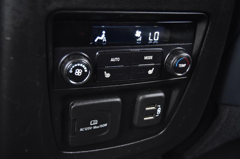 Buick Enclave Vehicle Full-screen Gallery Image 26