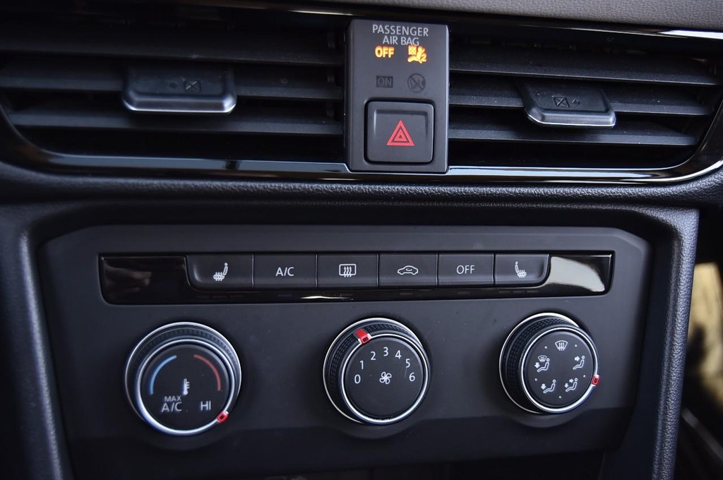 Volkswagen Taos Vehicle Full-screen Gallery Image 14