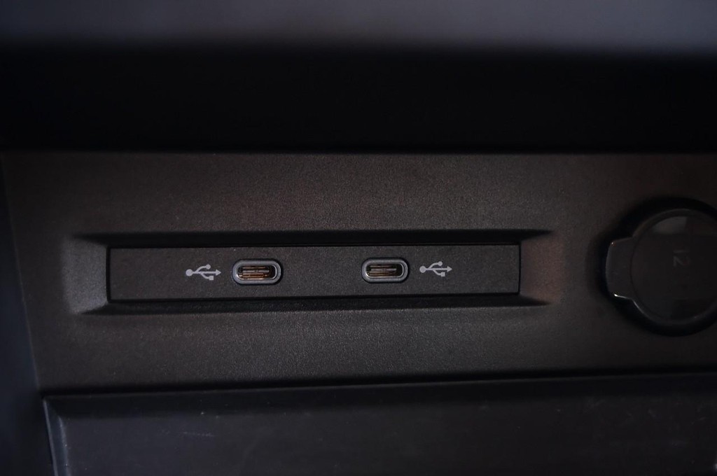 Volkswagen Taos Vehicle Full-screen Gallery Image 15