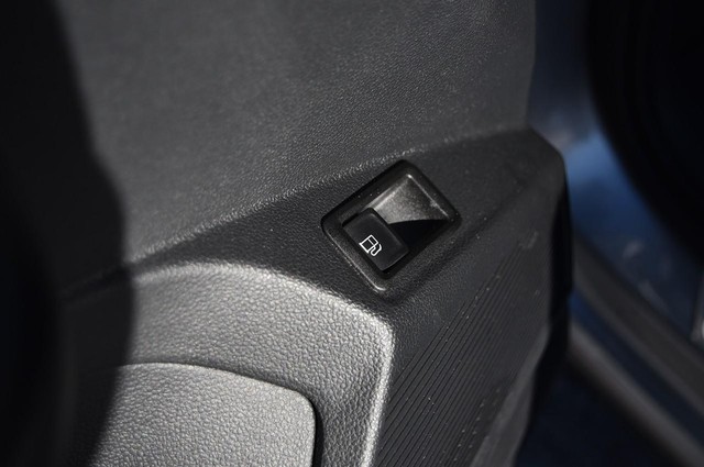 Volkswagen Taos Vehicle Image 09