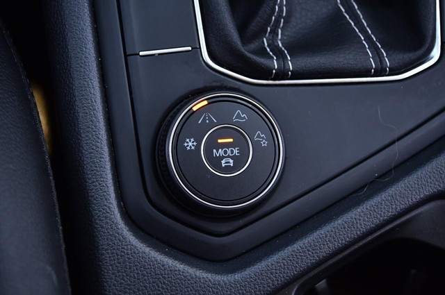 Volkswagen Taos Vehicle Image 17