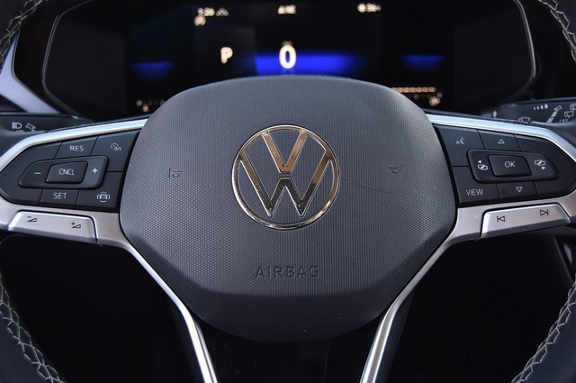 Volkswagen Taos Vehicle Image 18