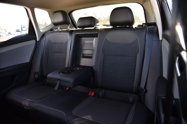 Volkswagen Taos Vehicle Image 21