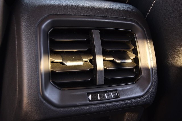 Volkswagen Taos Vehicle Image 22